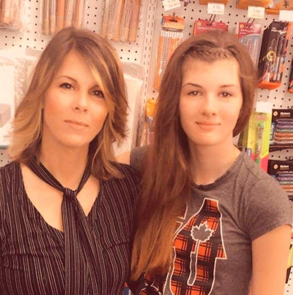 Meet your Posher, Denise - Picture 1 of 1